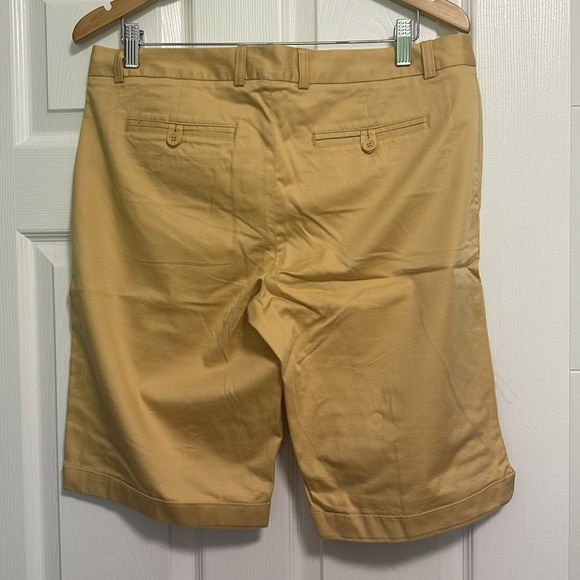 NWOT Banana Republic Bermuda shorts - Picture 3 of 4